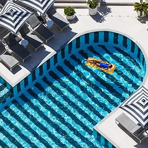 ***** Hotel Qt Australia