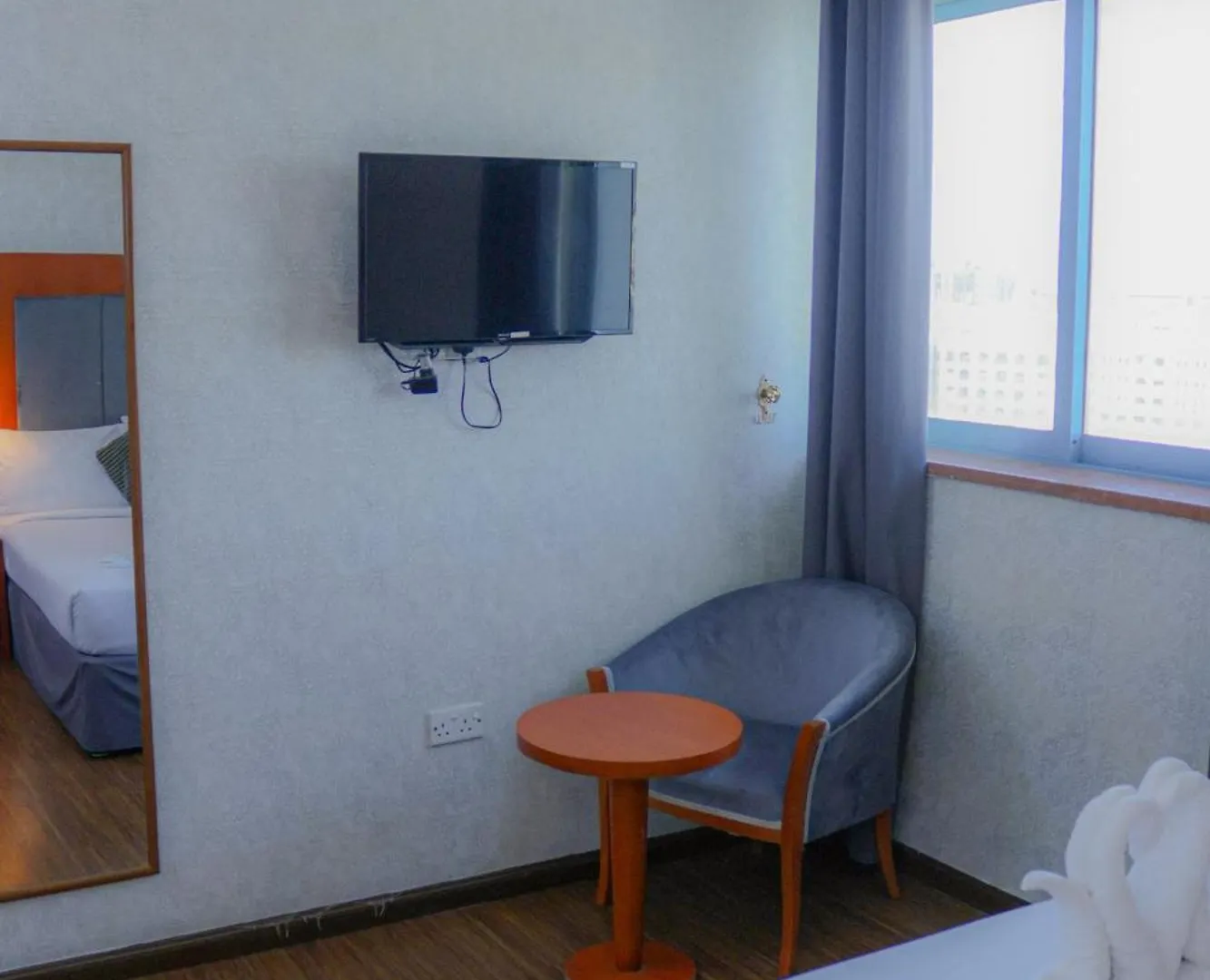 Boonmax Hotel Dubai 3*,